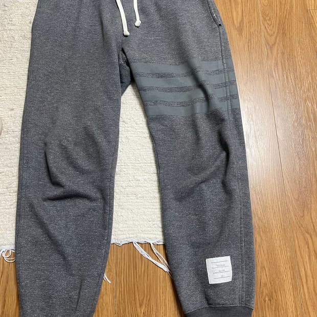 정품 톰브라운 팬츠 추리닝