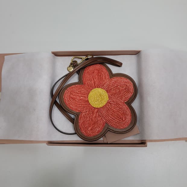 MIU MIU 미우 미우 플라워 카드 키링 백 참 