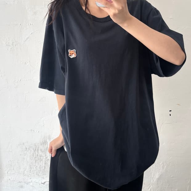 Maison Kitsune 메종키츠네 블랙컬러 폭스헤드 패치 반팔티셔츠