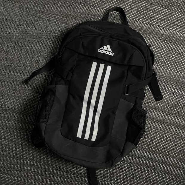 아디다스 삼선 스트라이프 디테일 백팩 블랙y 4778