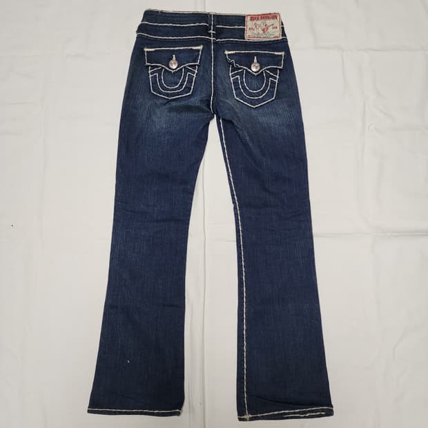 트루릴리젼 BECKY SUPER T Y2K 스티치 세미 부츠컷 데님팬츠
