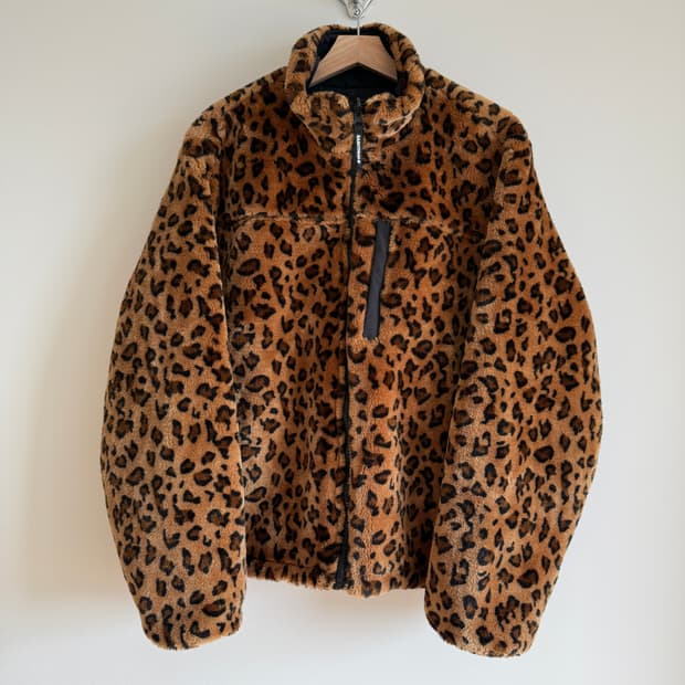 세인트페인(SAINTPAIN) 리버시블 레오파드 플리스