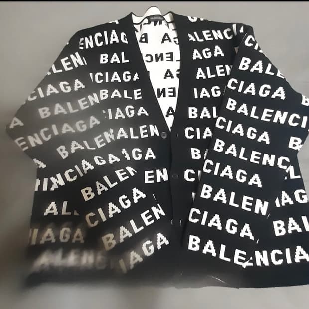 발렌시아가 니트 팝니다