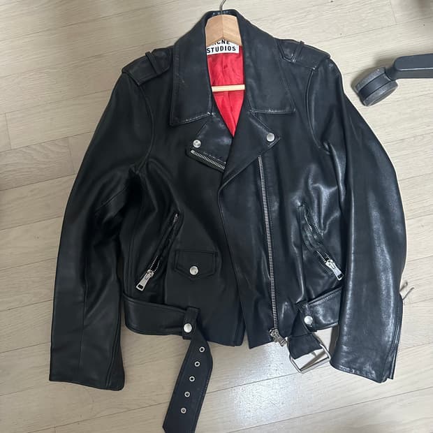 아크네 스튜디오 레더 자켓