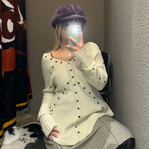 빈티지 스터드 디테일 니트