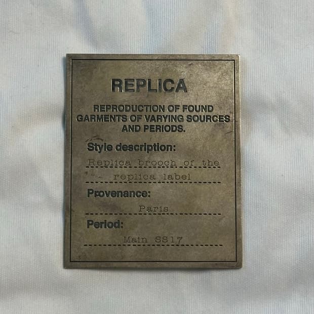 마르지엘라 Replica 라벨 브로치 / margiela