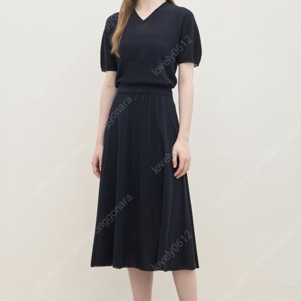 한섬 더캐시미어 2024 버티컬 니팅 스커트 67-98사이즈