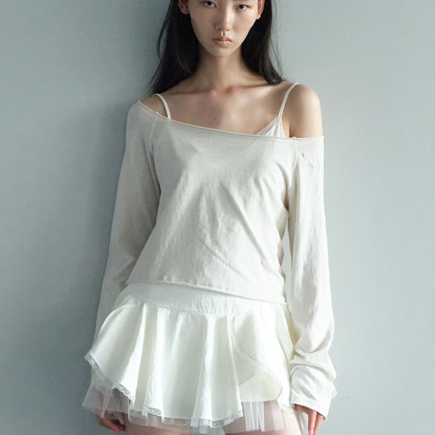 세릭 로우 컷 보트넥 탑 IVORY