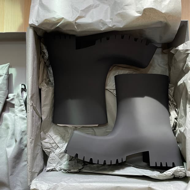 [42] 발렌시아가 트루퍼 부츠 블랙