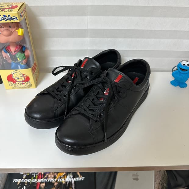 프라다 스포츠 가죽 스니커즈