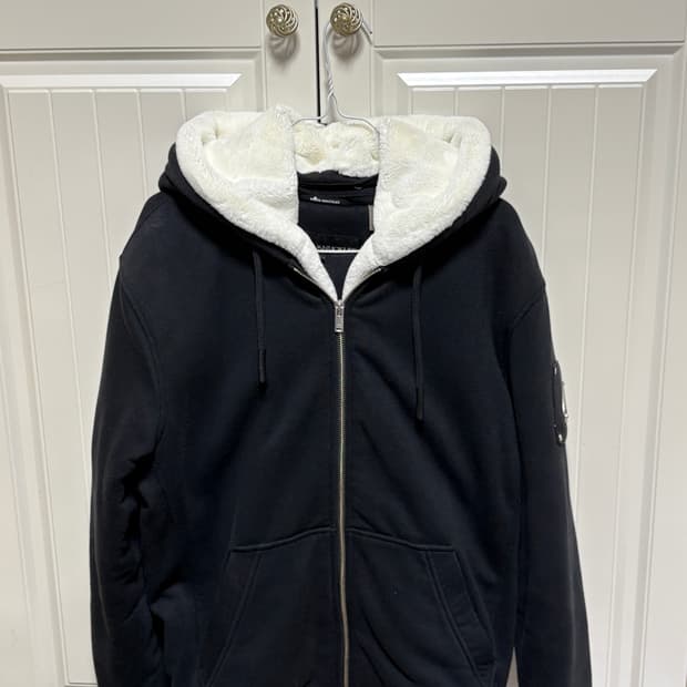 무스너클 클래식 버니 3 화이트 라이닝 후드 집업 블랙