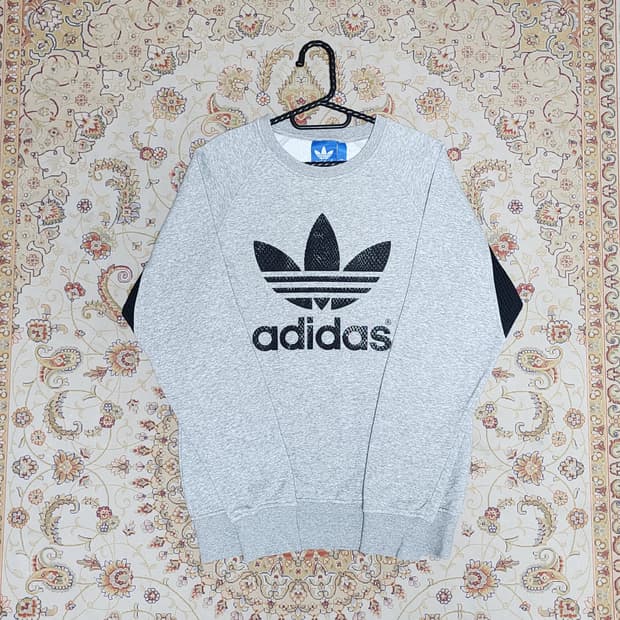 아디다스 여성 스네이크 빅로고 맨투맨
85