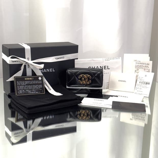 샤넬 19 트리폴드 중지갑 (블랙 & 골드 / AP1789)