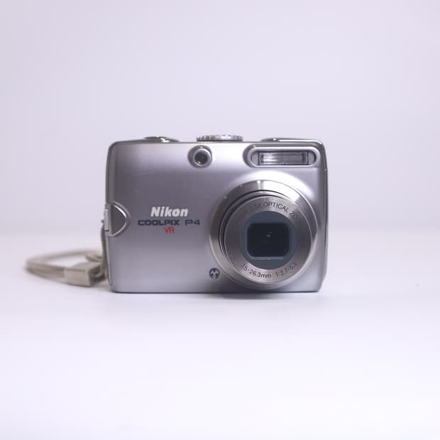 니콘 쿨픽스 P4