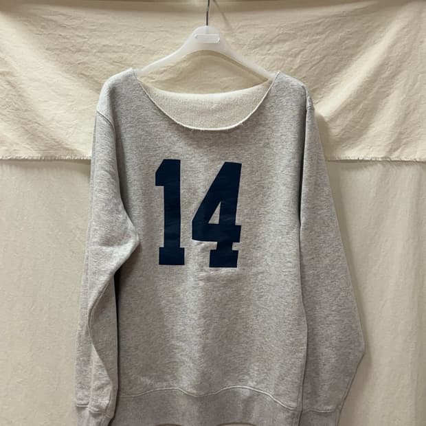 브랜디멜빌 오픈숄더 기모맨투맨