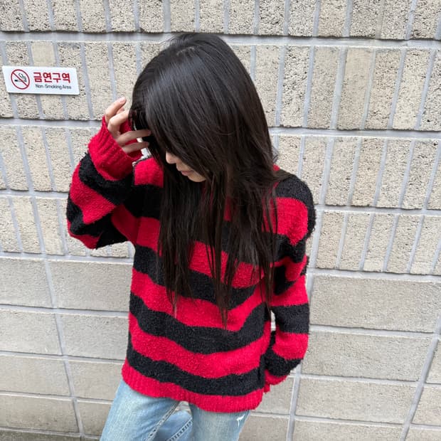 레드&블랙 스트라이프 부클니트