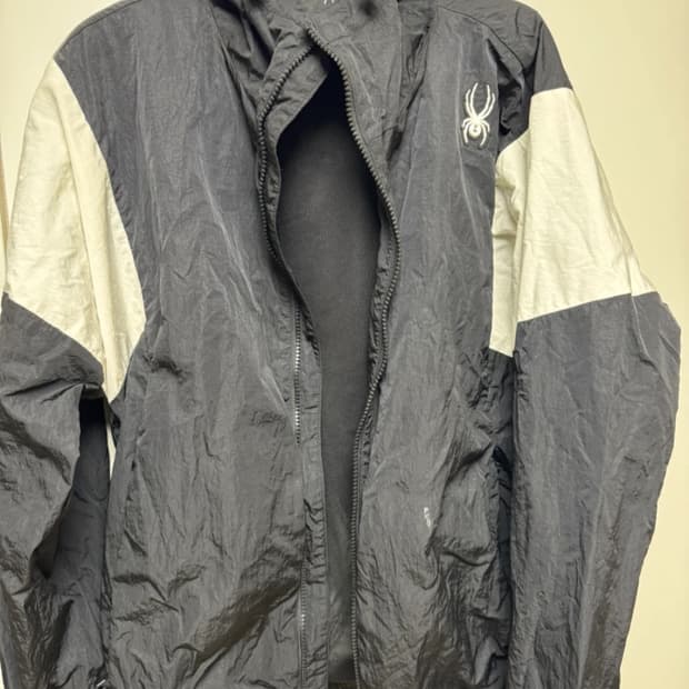 스파이더 바람막이