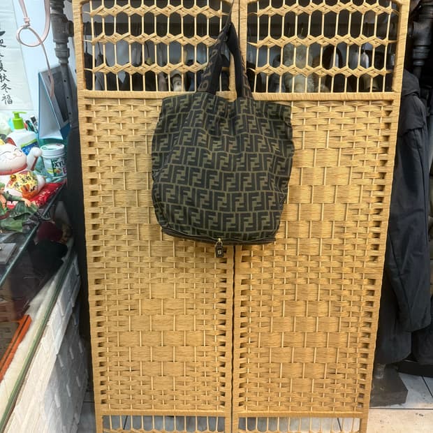 정품 펜디 주카 빈티지 토트백 팝니다