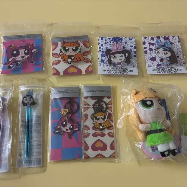 새상품 뉴진스 파워퍼프걸 x 무라카미 굿즈 일괄 판매 합니다 
