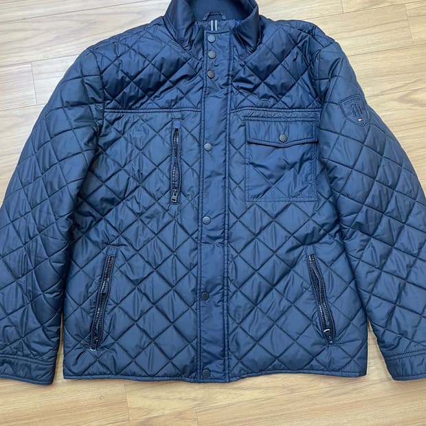 타미힐피거 네이비 퀼팅 자켓입니다. 사이즈는 XXL이고, 넉넉하게 입으실