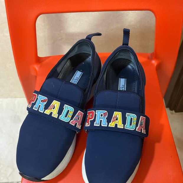 프라다 슬립온 240