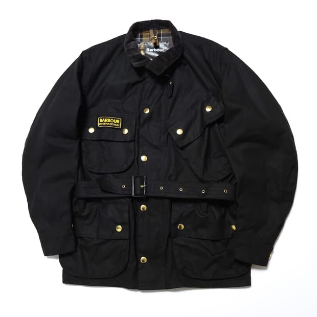 바버 A7 인터내셔널 오리지널 왁스 자켓 블랙