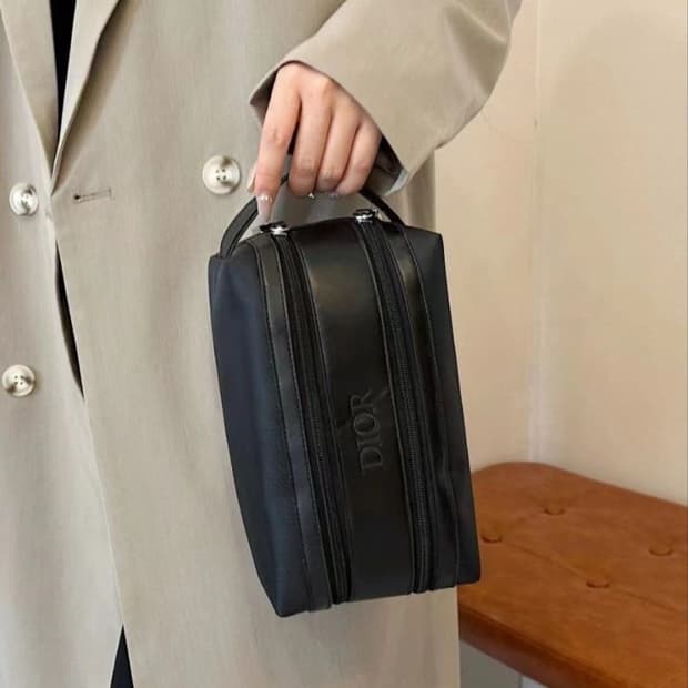 디올 2단 네이비 파우치