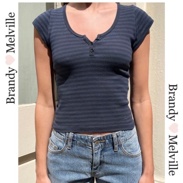브랜디멜빌 Brandy melville 네이비 스트라이프 반팔 젤리탑