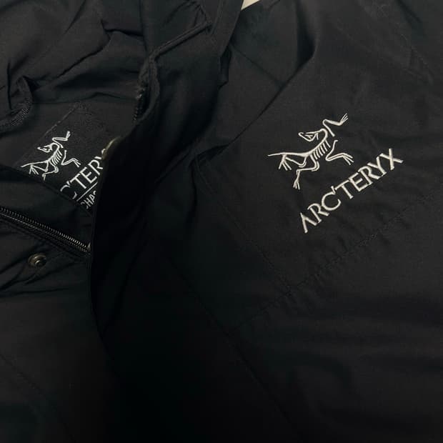 아크테릭스 바람막이 블랙 L