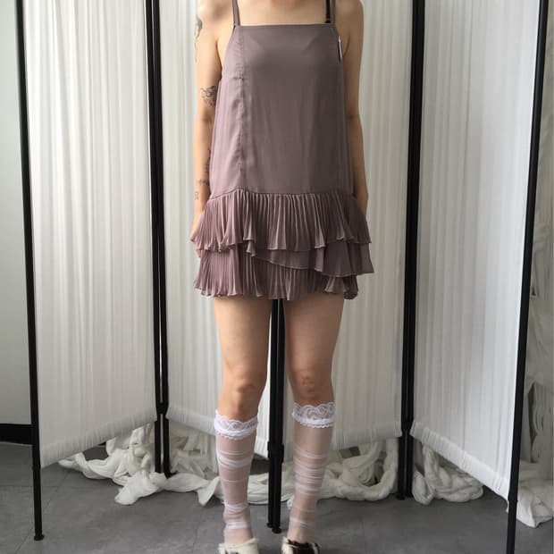 Pleats layer point sleeveless onepiece