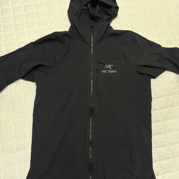 아크테릭스 스쿼미시 후디 블랙 M 바람막이