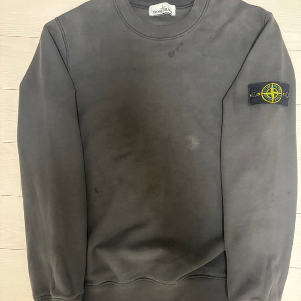 스톤 아일랜드 맨투맨 정품 m 사이즈