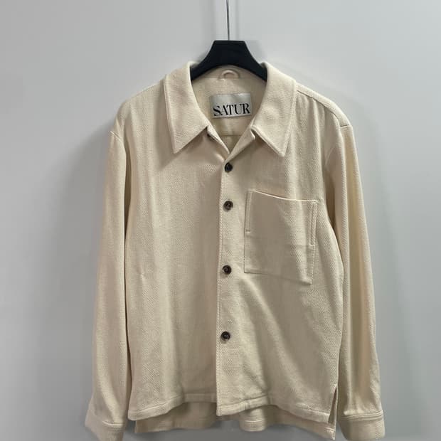 세터 크림색 오픈라카 니트 셔츠 (on.678)  