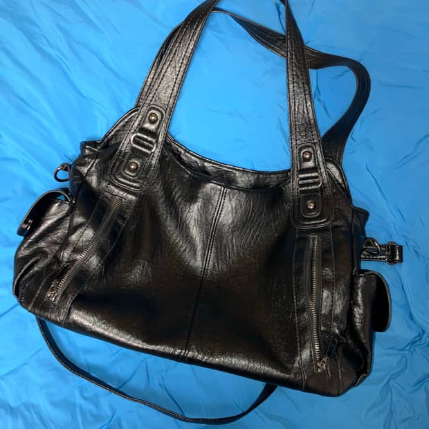 블랙 레더 숄더백 Black Leather Shoulder Bag