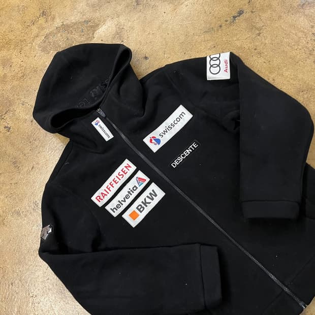 [정품/95] 데상트 스키 후드집업 블랙 패치 b10