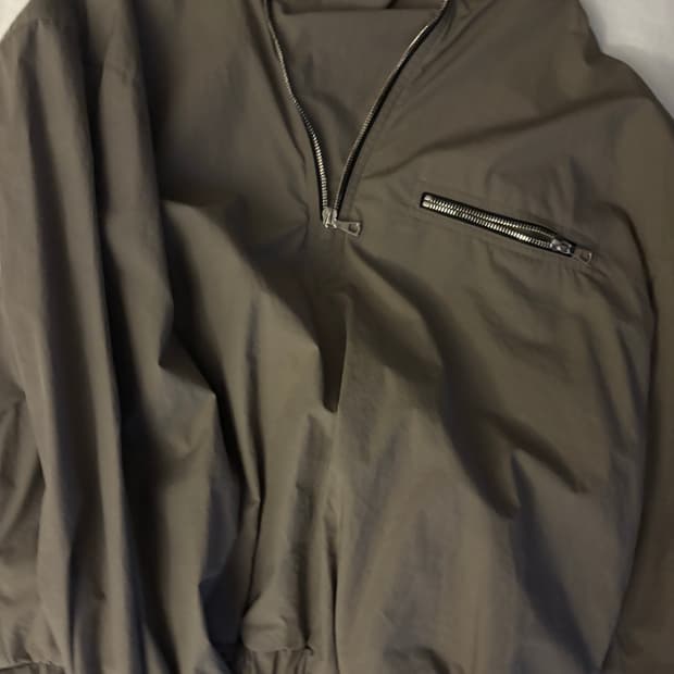 리에르 윈드브레이커