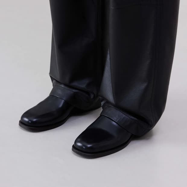 [43] 르메르 스퀘어 뮬 블랙