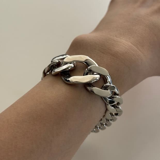 CHAIN BANGLE 체인 팔찌