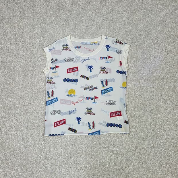 [산드로] 비치 프린트 실크 슬리브리스 블라우스 | S00042