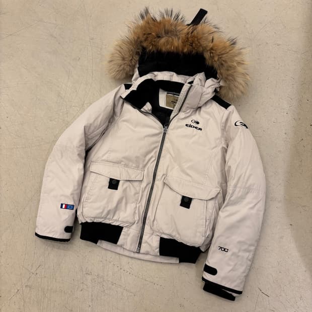 아이더 퍼 700 다운 숏 패딩