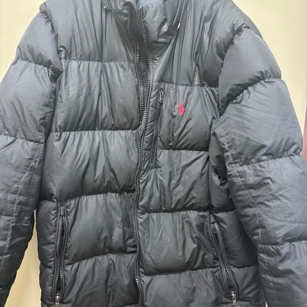 폴로 검은색  숏 패딩