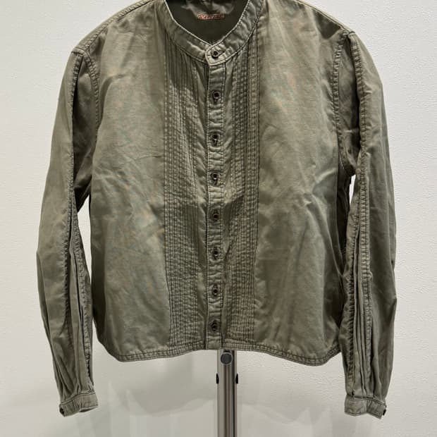 캐피탈 크롭 카키 논카라 셔츠