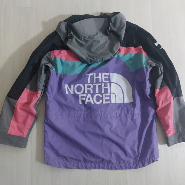 노스페이스 인빈서블 1944 레트로 마운틴 라이트 재킷 바람막이