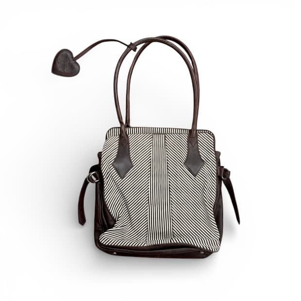 Vivienne wet wood, Heart Square Bag 