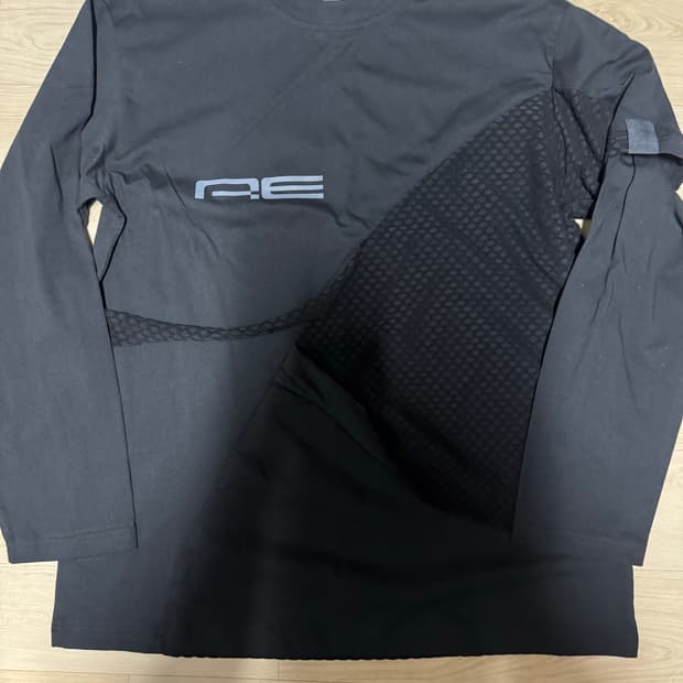 게릴라그룹 롱슬리브 검정 L