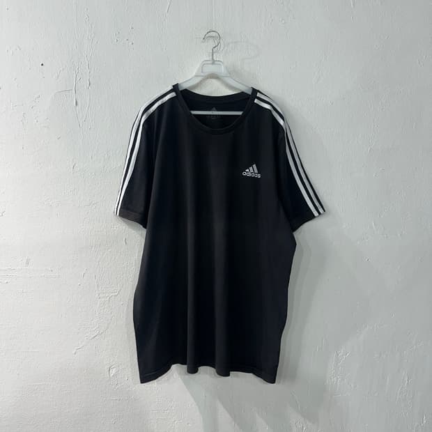 아디다스 검흰 반팔티 115-120