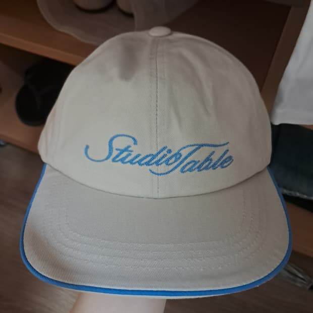 스튜디오테이블 볼캡