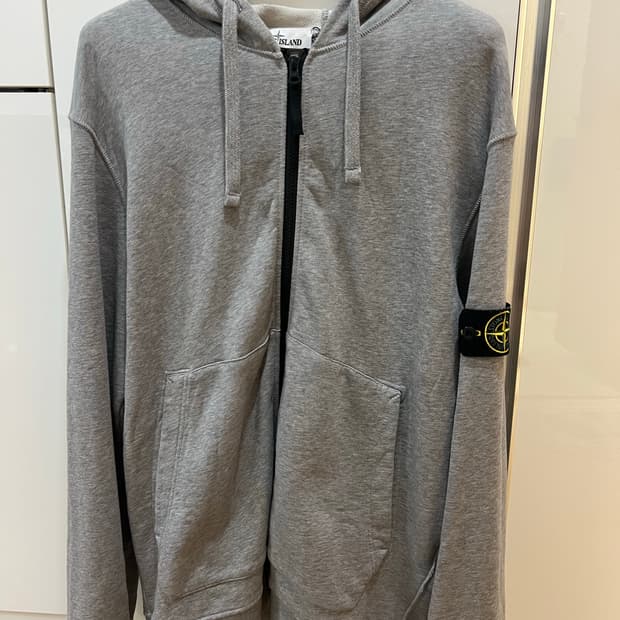 23ss 스톤아일랜드 그레이 후드집업 xl (새상품급)