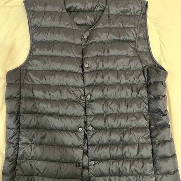 유니클로 경량조끼