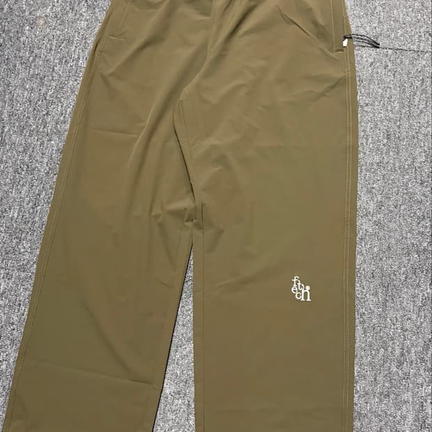 FETCH SUNDAY WINDSHELL PANTS OLIVE 팝니다